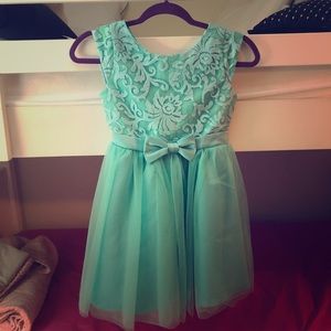 Beautiful girls dress. size 10. Worn once